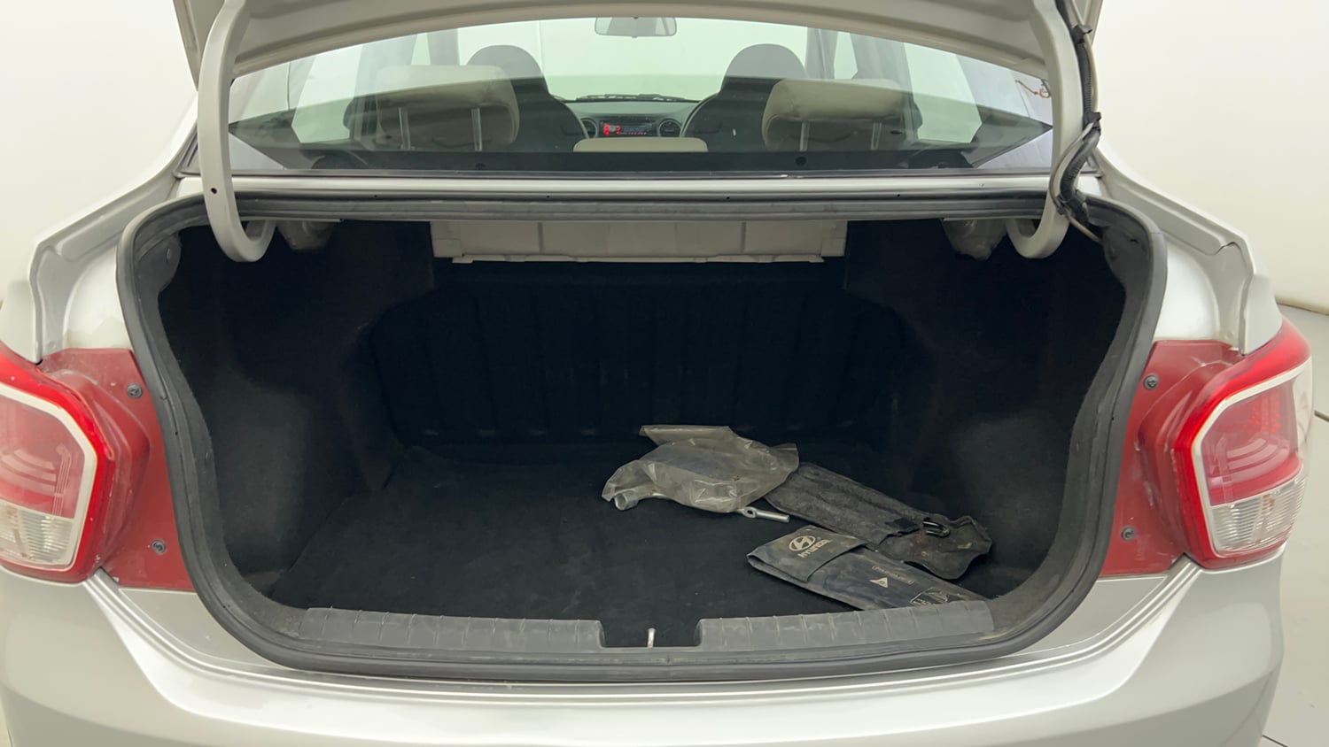 Used 2014 Hyundai Xcent Base 1.2 Petrol Manual interior DICKY INSIDE VIEW