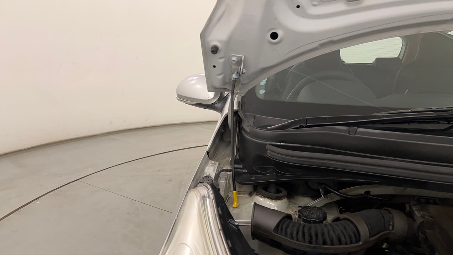 Used 2016 Hyundai Grand i10 Asta AT 1.2 Kappa VTVT Petrol Automatic engine ENGINE RIGHT SIDE HINGE & APRON VIEW