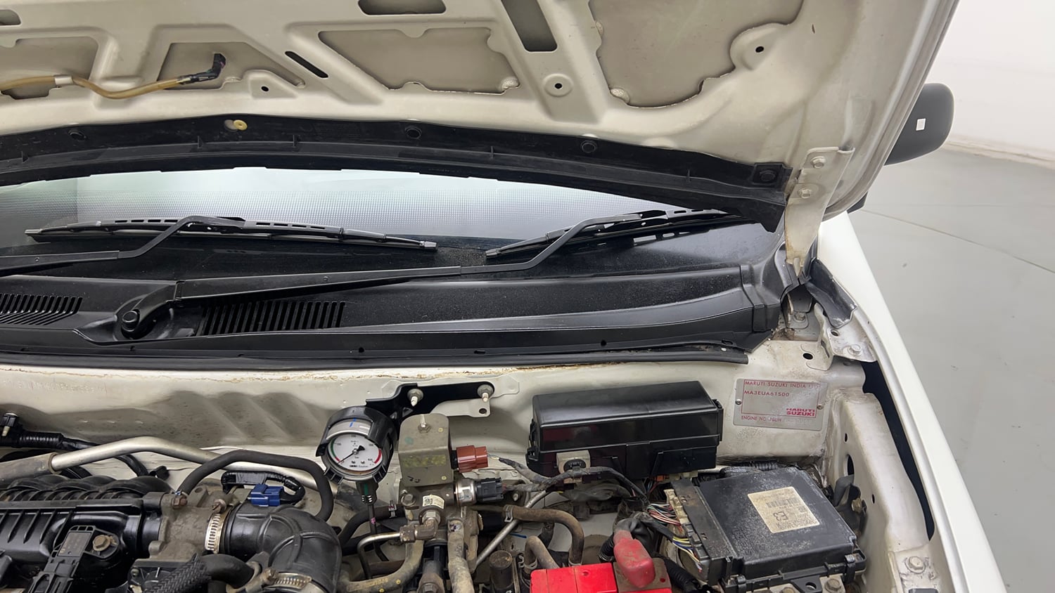 Used 2020 Maruti Suzuki Alto 800 LXi CNG Cng Manual engine ENGINE LEFT SIDE HINGE & APRON VIEW