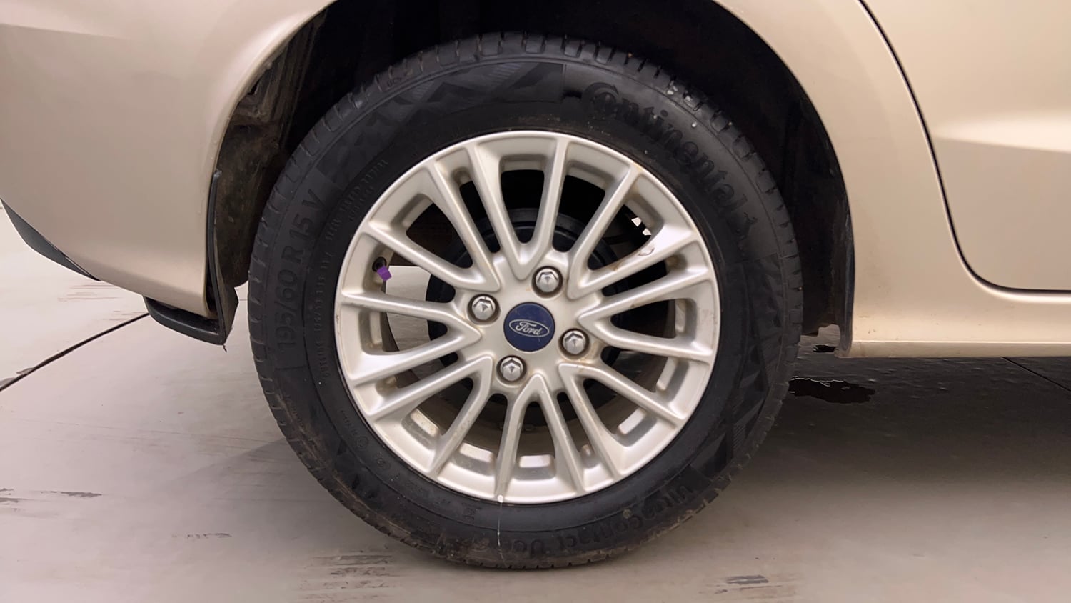 Used 2020 Ford Figo Aspire Titanium1.5 TDCi Diesel Manual tyres RIGHT REAR TYRE RIM VIEW