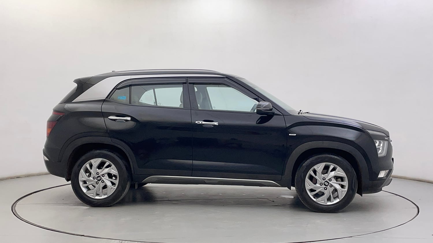 Used 2023 Hyundai Creta SX 1.5 Petrol IVT Petrol Automatic exterior RIGHT SIDE VIEW