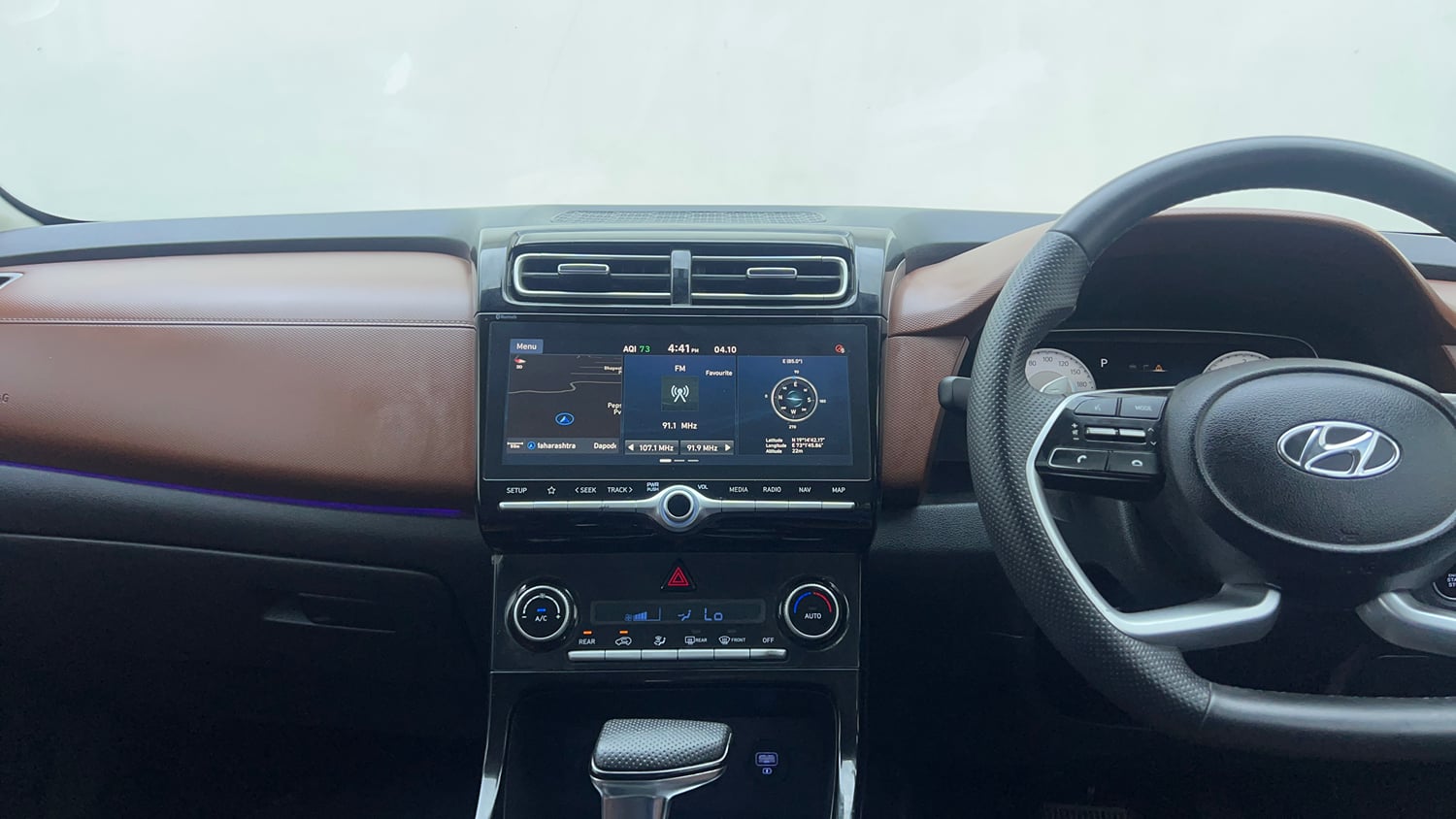 Used 2022 Hyundai Alcazar Signature (O) 6 STR 1.5 Diesel AT Diesel Automatic interior MUSIC SYSTEM & AC CONTROL VIEW