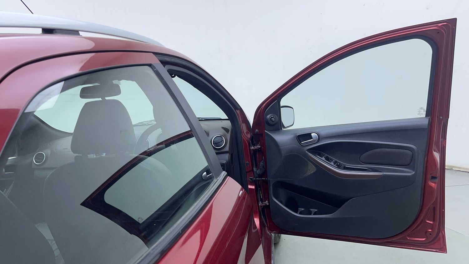 Used 2019 Ford Freestyle Titanium 1.2 Ti-VCT Petrol Manual interior RIGHT FRONT DOOR OPEN VIEW