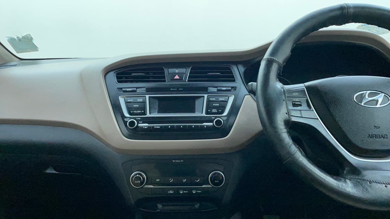 Used 2016 Hyundai Elite i20 Sportz 1.2 Petrol Manual interior MUSIC SYSTEM & AC CONTROL VIEW