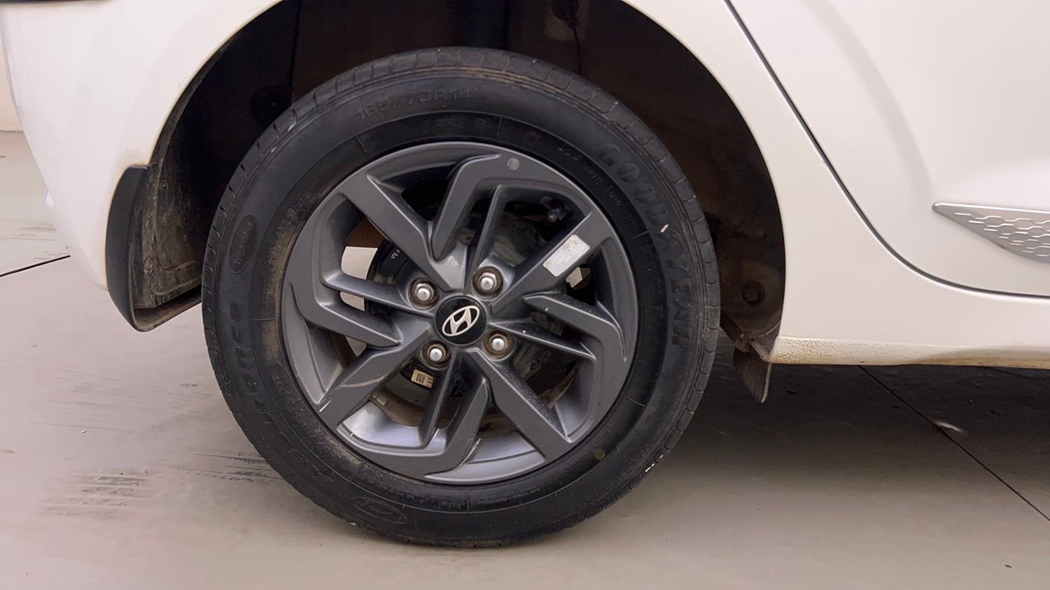 Used 2022 Hyundai Grand i10 Nios Sportz 1.2 Kappa VTVT Petrol Manual tyres RIGHT REAR TYRE RIM VIEW