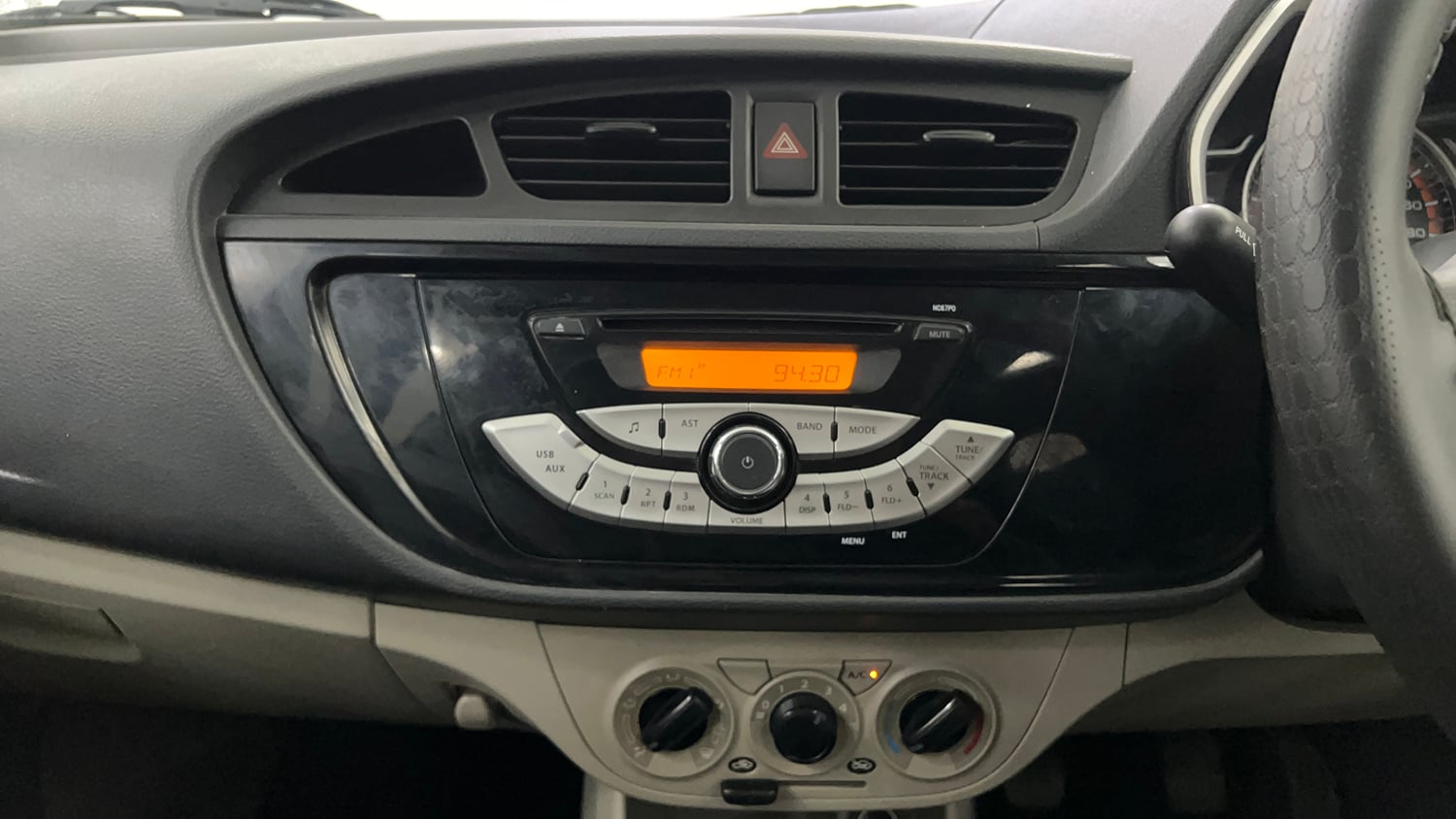 Used 2015 Maruti Suzuki Alto K10 VXi Petrol Manual interior MUSIC SYSTEM & AC CONTROL VIEW