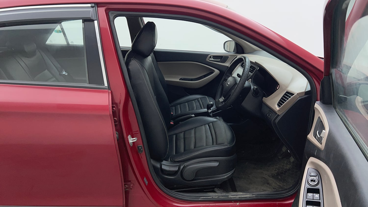 Used 2015 Hyundai Elite i20 Asta 1.2 Petrol Manual interior RIGHT SIDE FRONT DOOR CABIN VIEW