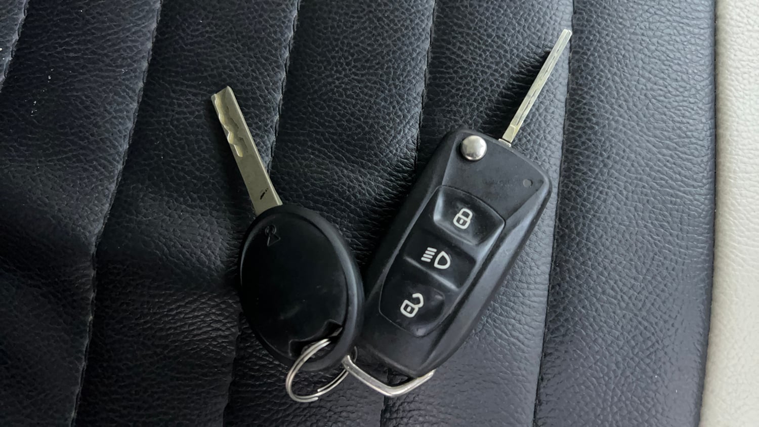 Used 2022 Tata Nexon XM (S) Diesel Diesel Manual extra CAR KEY VIEW