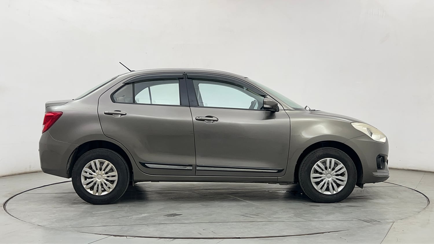 Used 2020 Maruti Suzuki Dzire VXi AMT Petrol Automatic exterior RIGHT SIDE VIEW