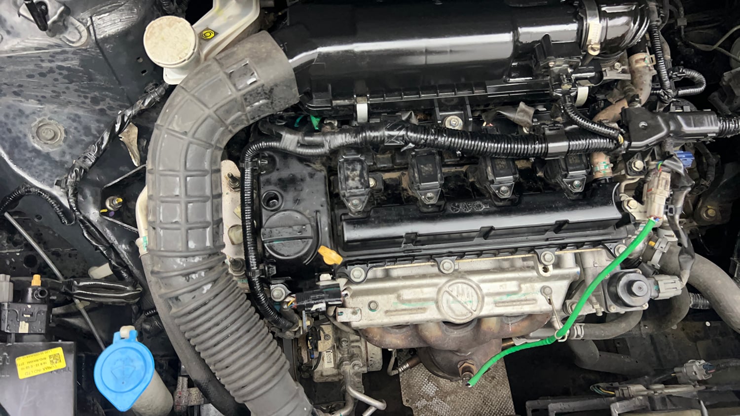 Used 2022 Maruti Suzuki Swift ZXi Petrol Manual engine ENGINE RIGHT SIDE VIEW