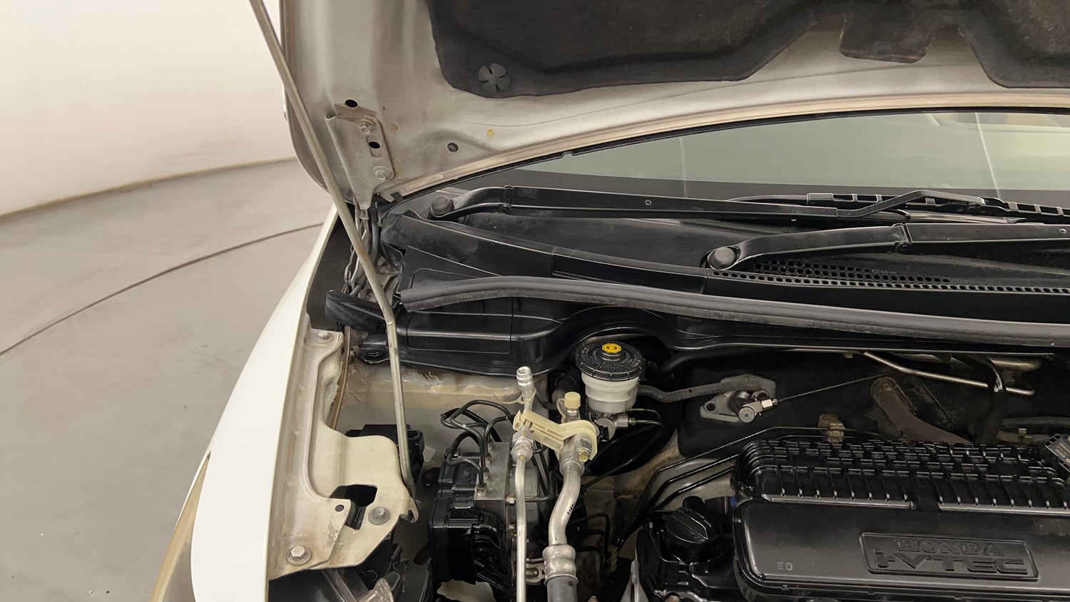 Used 2015 Honda Jazz SV Petrol Petrol Manual engine ENGINE RIGHT SIDE HINGE & APRON VIEW