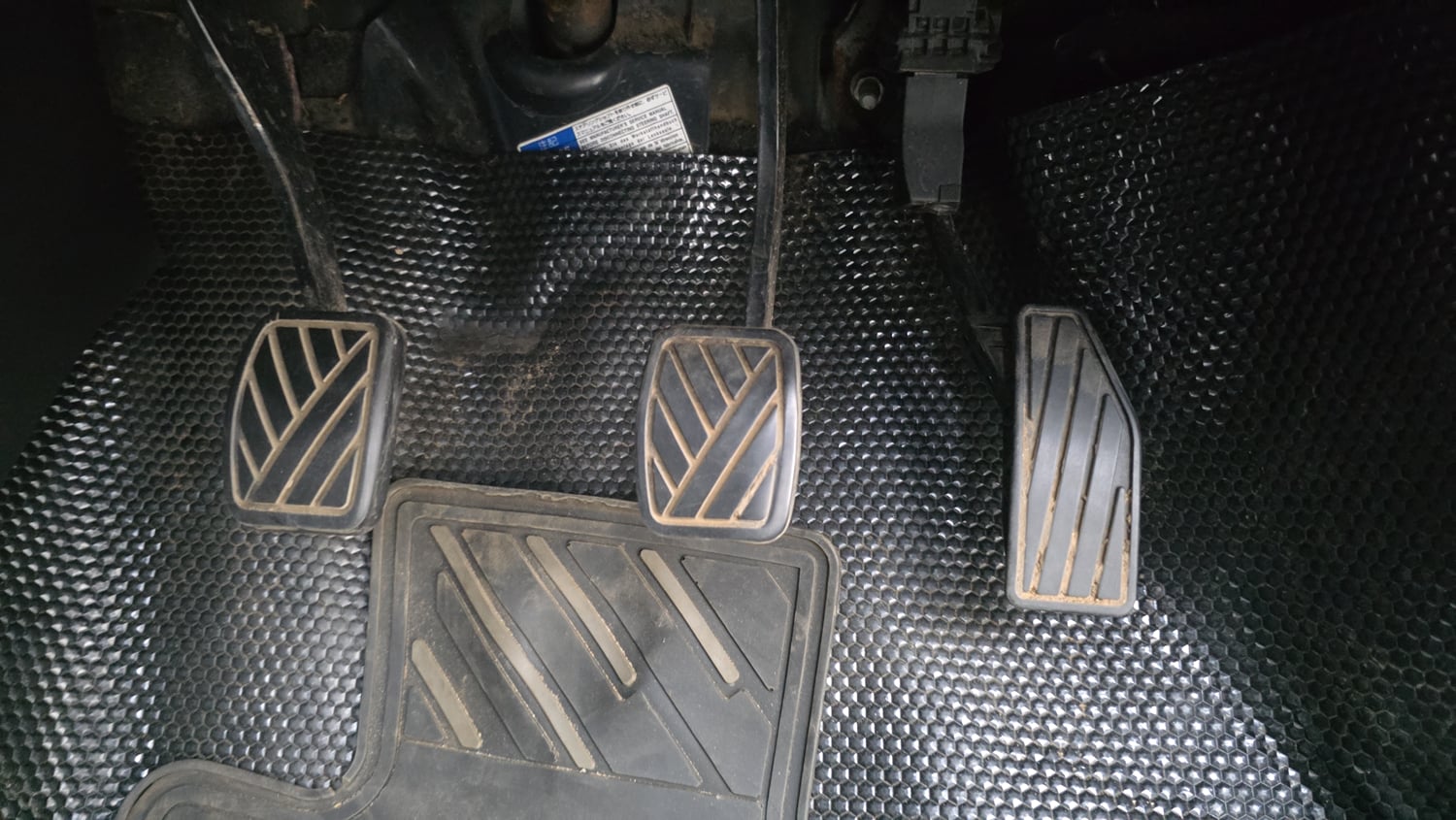 Used 2018 Maruti Suzuki Swift VDi Diesel Manual interior PEDALS VIEW