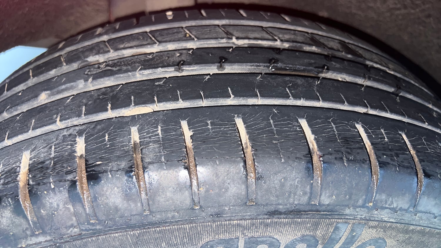 Used 2017 Maruti Suzuki Baleno Zeta 1.2 AT Petrol Automatic tyres RIGHT REAR TYRE TREAD VIEW