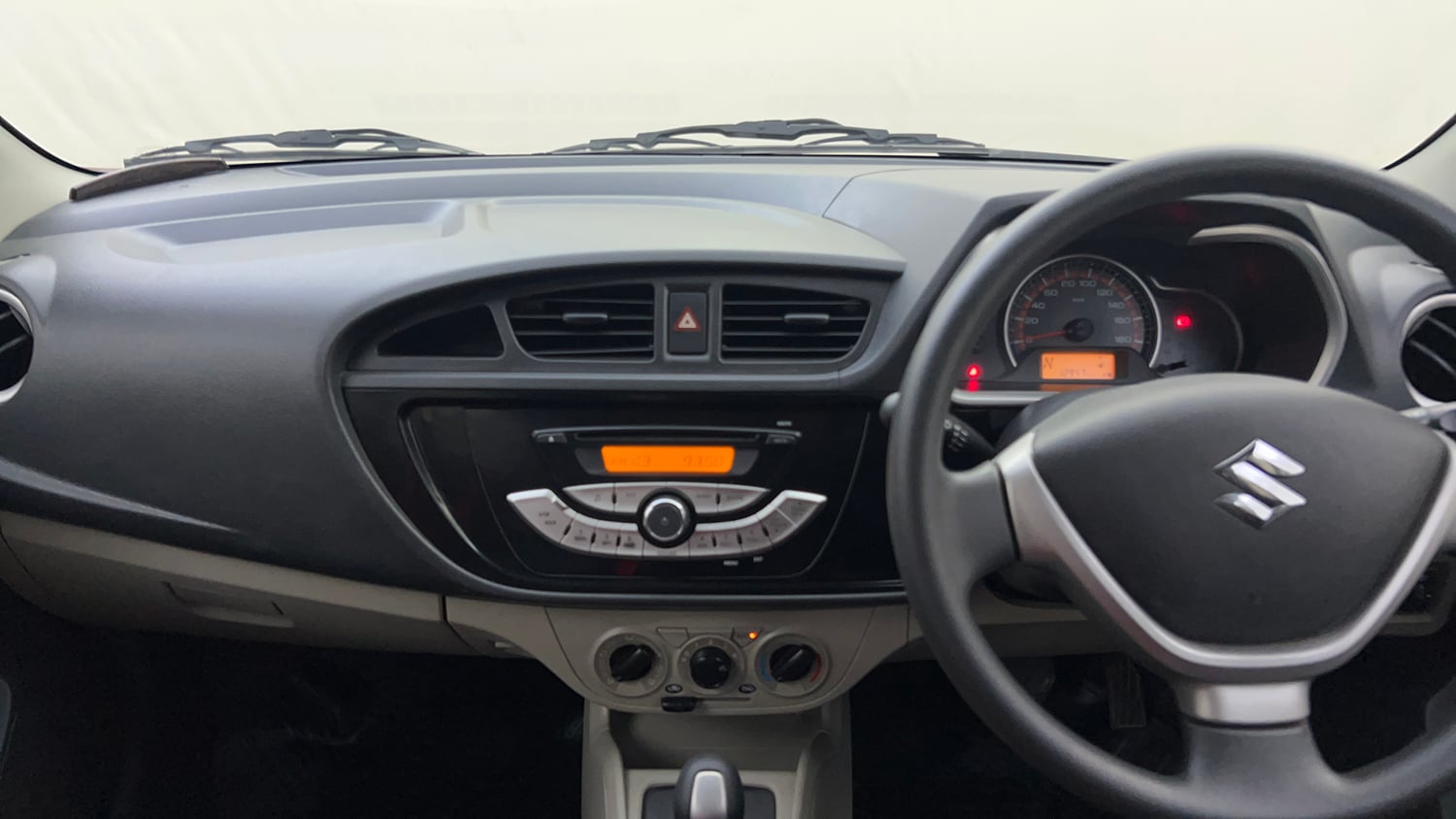 Used 2015 Maruti Suzuki Alto K10 VXi AMT Petrol Automatic interior MUSIC SYSTEM & AC CONTROL VIEW