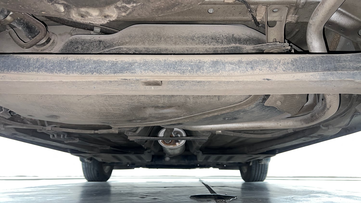 Used 2022 Maruti Suzuki Swift ZXi Petrol Manual extra REAR UNDERBODY VIEW (TAKEN FROM REAR)
