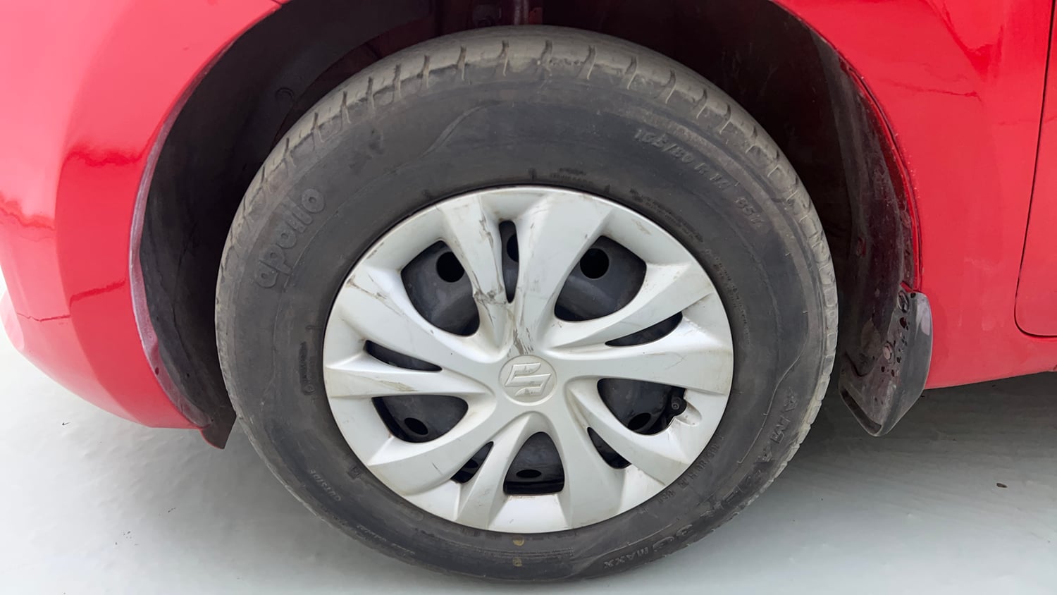 Used 2019 Maruti Suzuki Swift VXi AMT Petrol Automatic tyres LEFT FRONT TYRE RIM VIEW