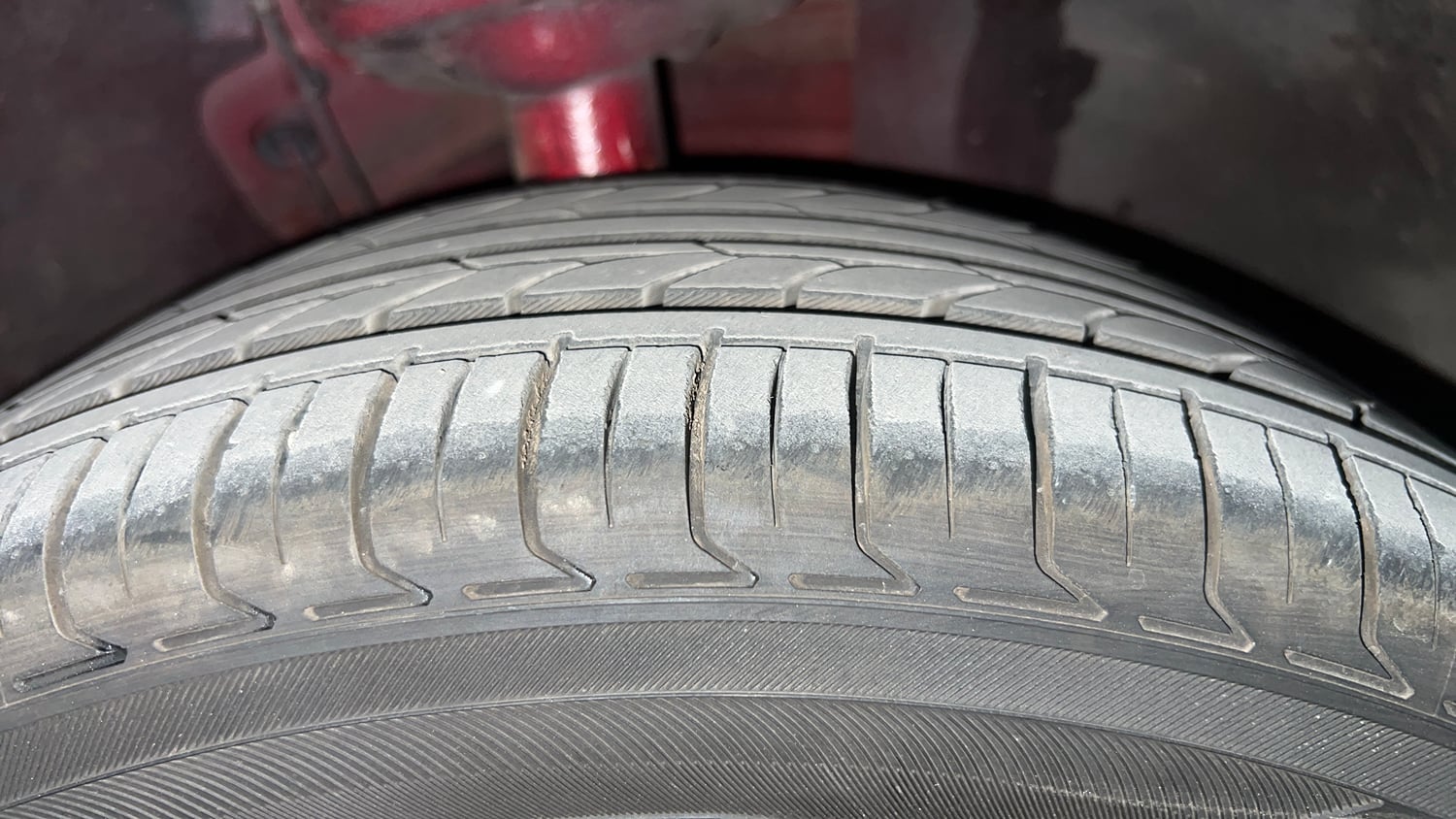 Used 2022 Skoda Slavia Style 1.0L TSI AT Petrol Automatic tyres RIGHT FRONT TYRE TREAD VIEW