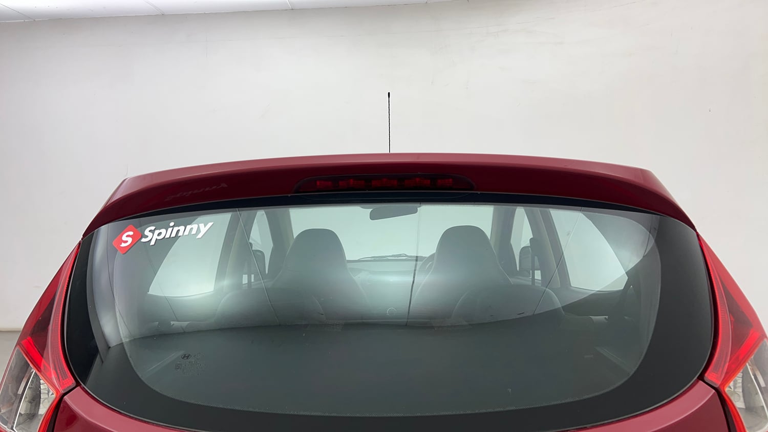 Used 2015 Hyundai Eon Magna Petrol Manual exterior BACK WINDSHIELD VIEW