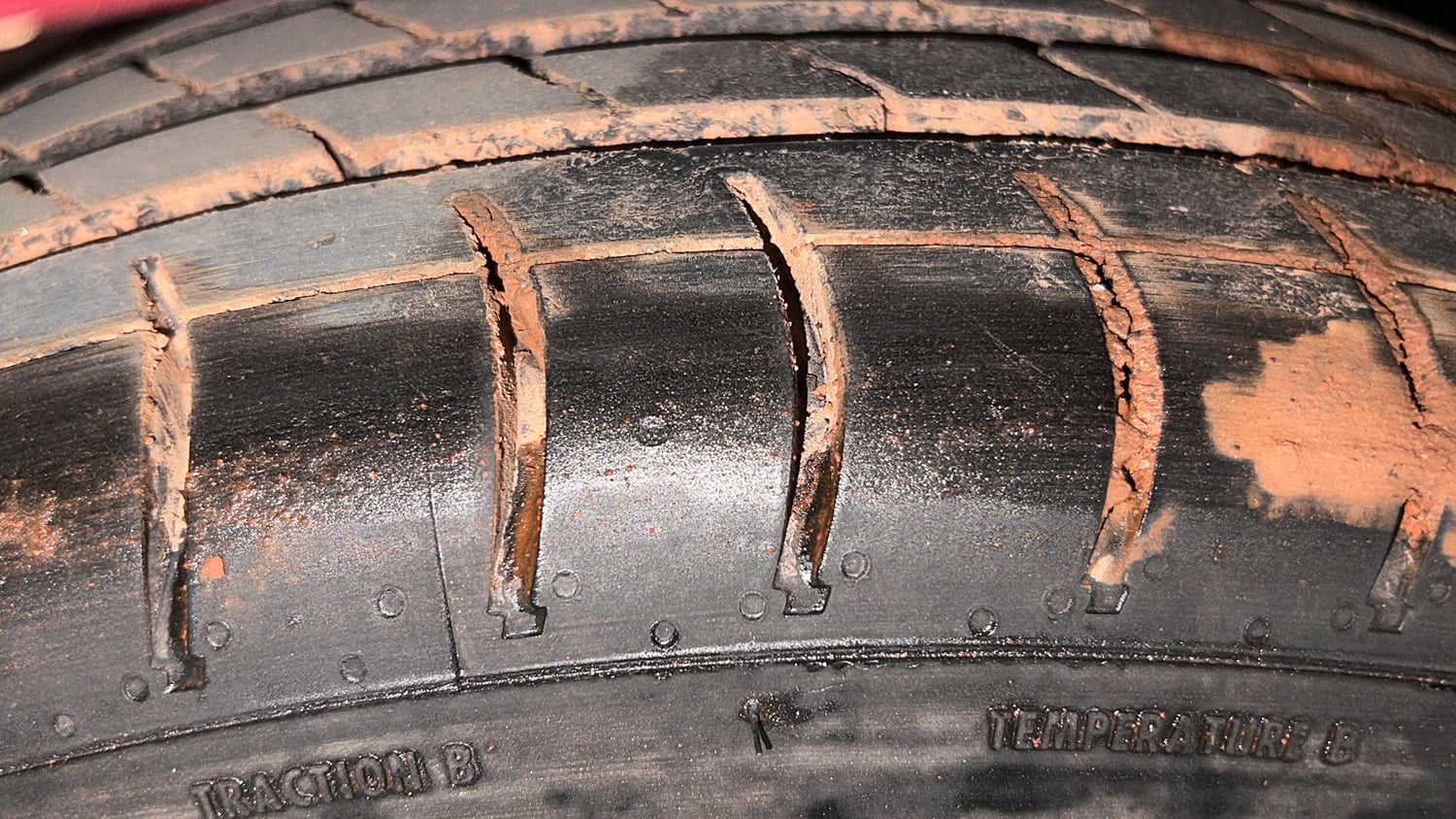 Used 2015 Hyundai Grand i10 Magna 1.2 Kappa VTVT Petrol Manual tyres RIGHT FRONT TYRE TREAD VIEW