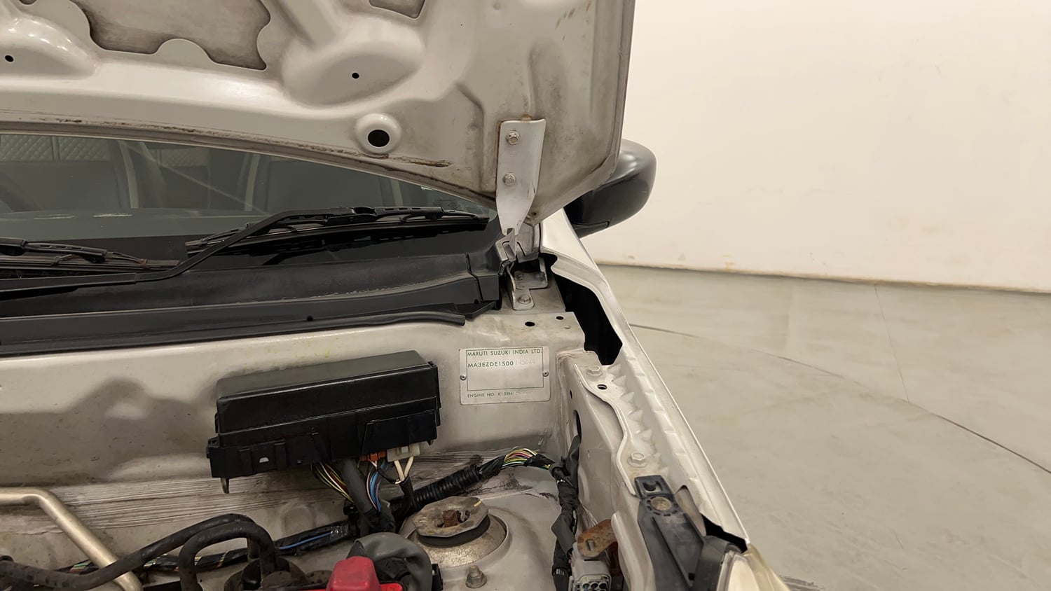 Used 2015 Maruti Suzuki Alto K10 VXi Petrol Manual engine ENGINE LEFT SIDE HINGE & APRON VIEW