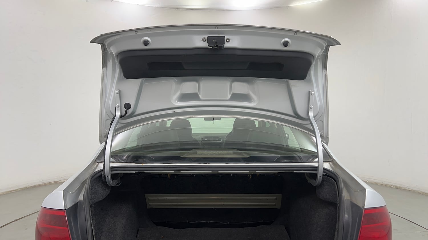 Used 2014 Volkswagen Vento Highline Diesel Diesel Manual interior DICKY DOOR OPEN VIEW