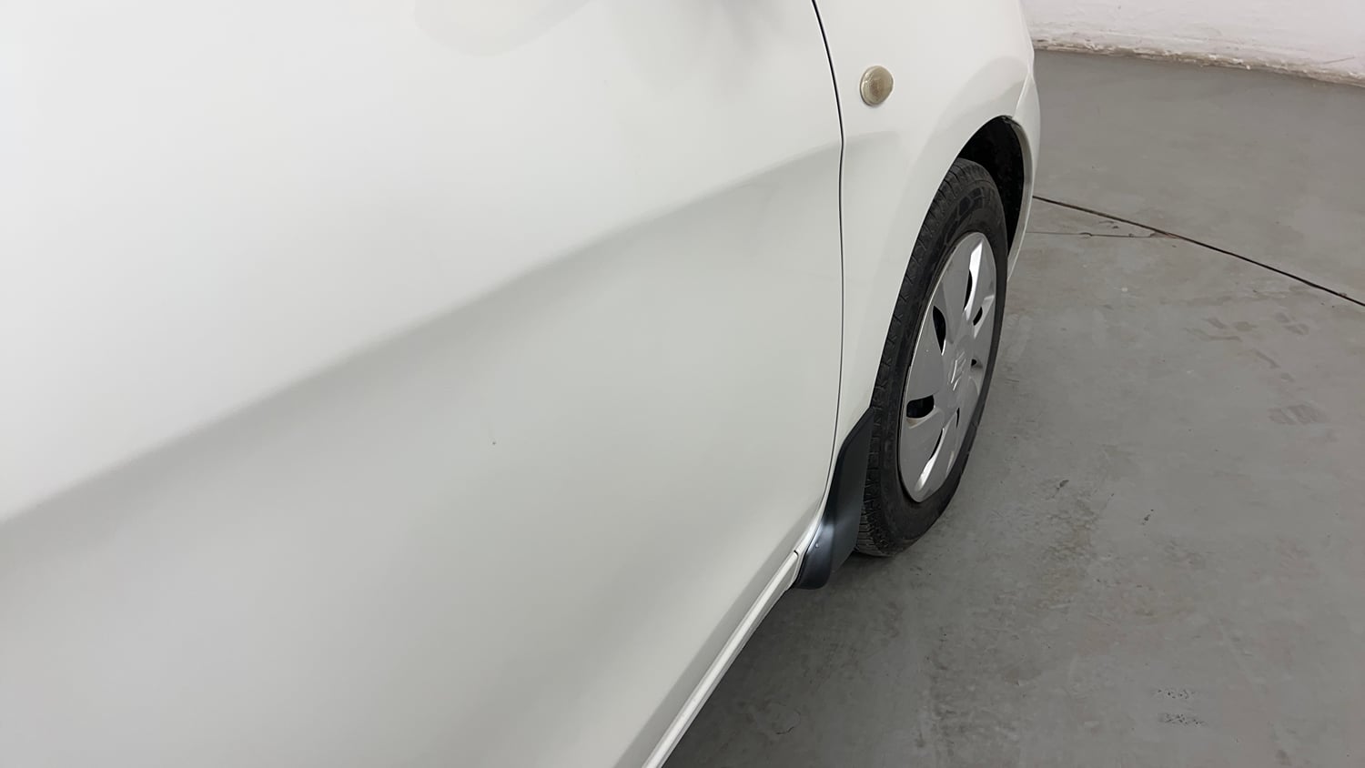 Used 2015 Maruti Suzuki Celerio VXi AMT Petrol Automatic dents MINOR SCRATCH