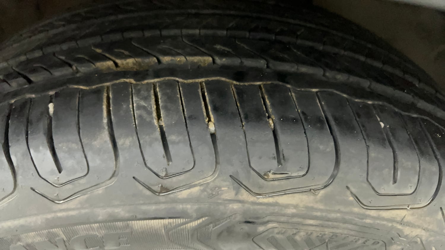Used 2019 Hyundai Venue SX Plus 1.0 Turbo DCT Petrol Automatic tyres RIGHT FRONT TYRE TREAD VIEW