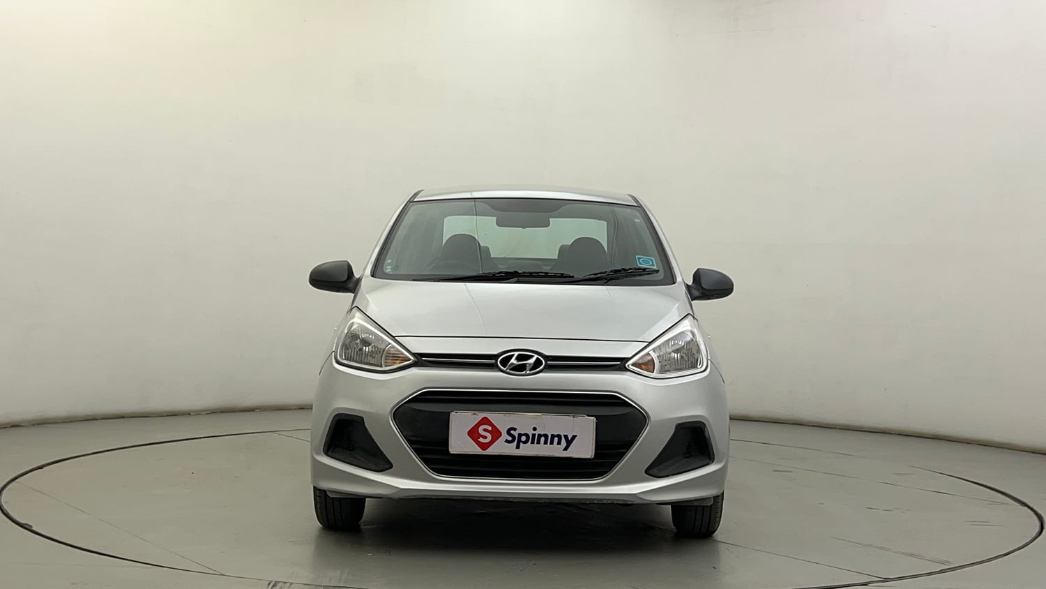 Used 2014 Hyundai Xcent Base 1.2 Petrol Manual exterior FRONT VIEW