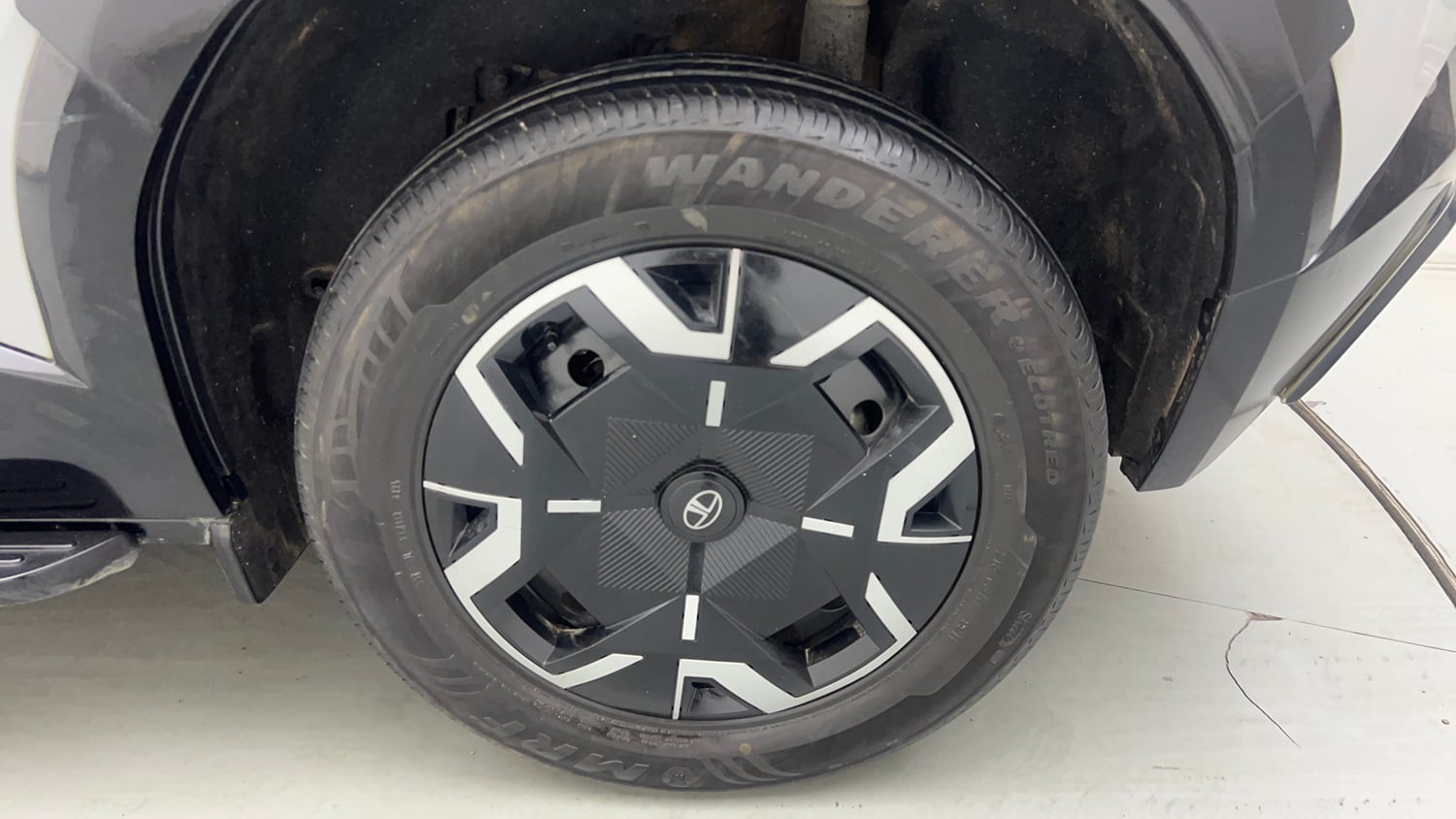 Used 2026 Tata Sierra Pure P MT Petrol Petrol Manual tyres LEFT REAR TYRE RIM VIEW
