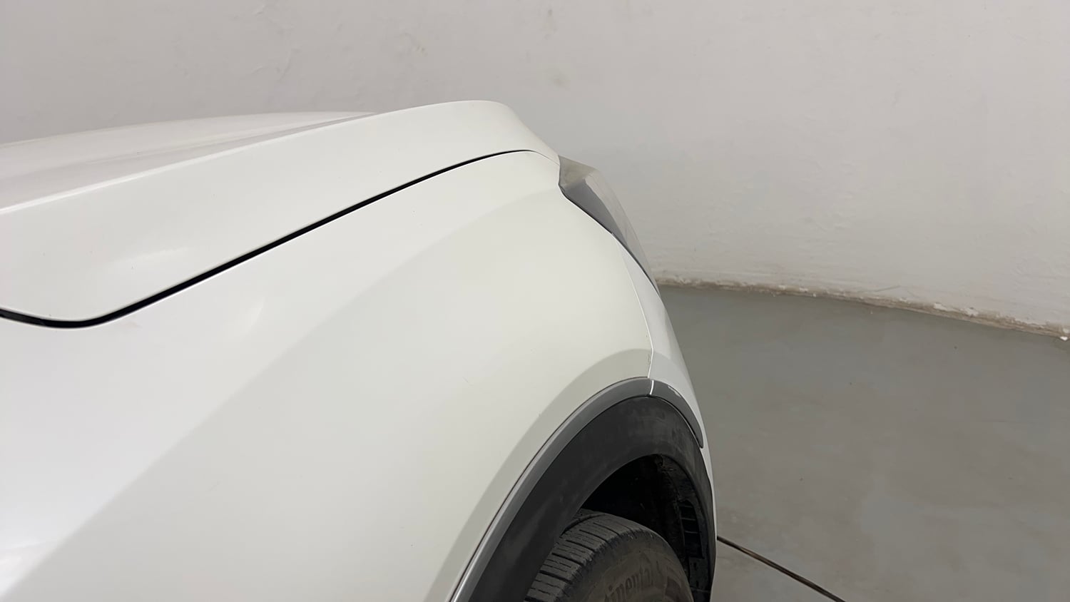 Used 2022 Mahindra XUV700 AX 7 Petrol AT 7 STR Petrol Automatic dents MINOR SCRATCH