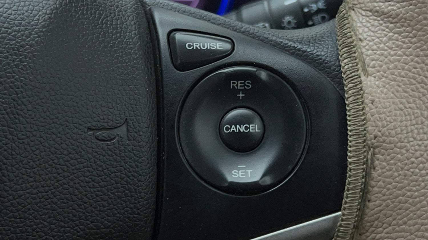 Used 2017 Honda City V Petrol Manual top_features Cruise control