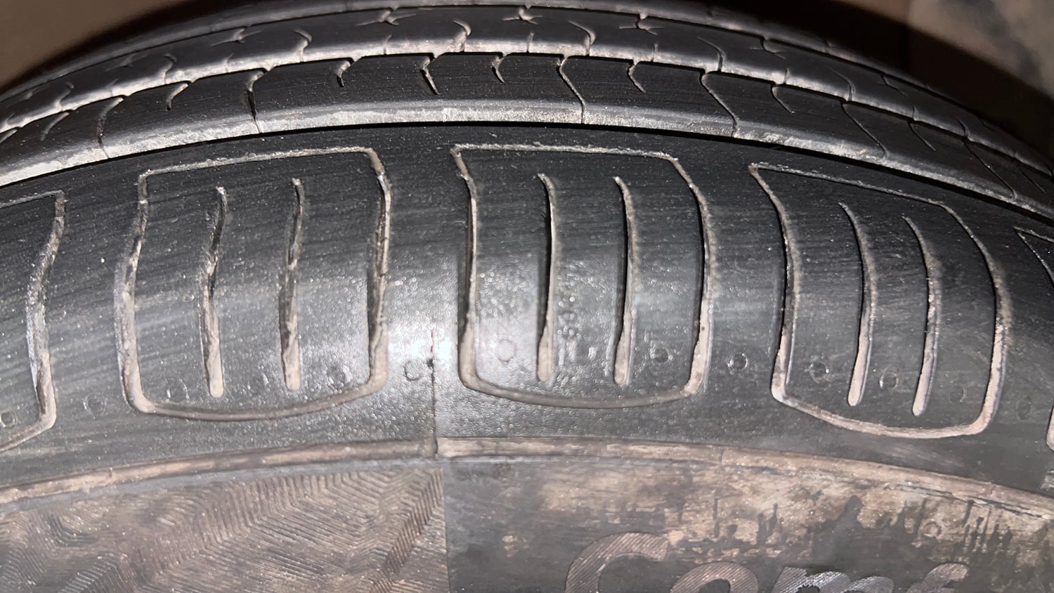 Used 2019 Hyundai Grand i10 Asta 1.2 Kappa VTVT Petrol Manual tyres RIGHT FRONT TYRE TREAD VIEW