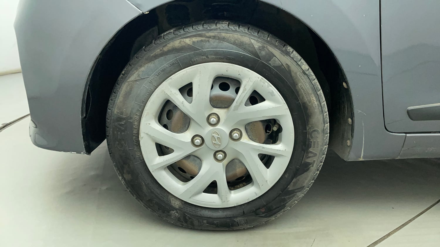 Used 2019 Hyundai Grand i10 Sportz 1.2 Kappa VTVT Petrol Manual tyres RIGHT REAR TYRE RIM VIEW