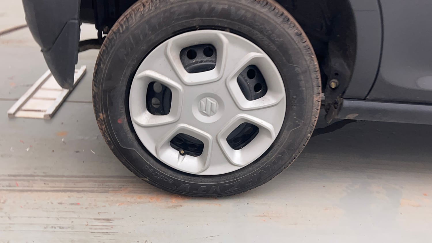 Used 2022 Maruti Suzuki S-Presso VXi (O) Petrol Manual tyres RIGHT REAR TYRE RIM VIEW
