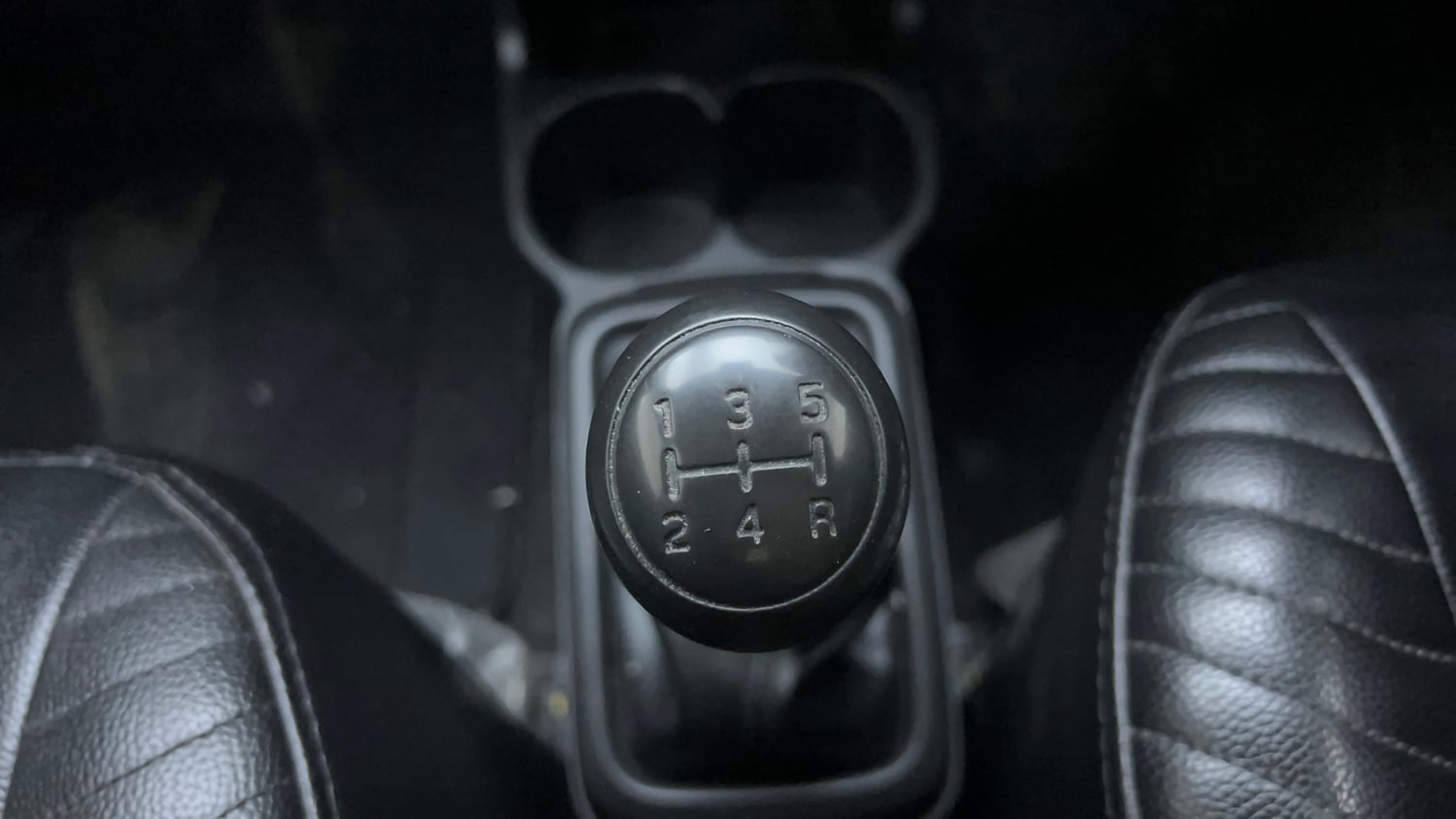 Used 2020 Maruti Suzuki S-Presso VXi Petrol Manual interior GEAR  KNOB VIEW
