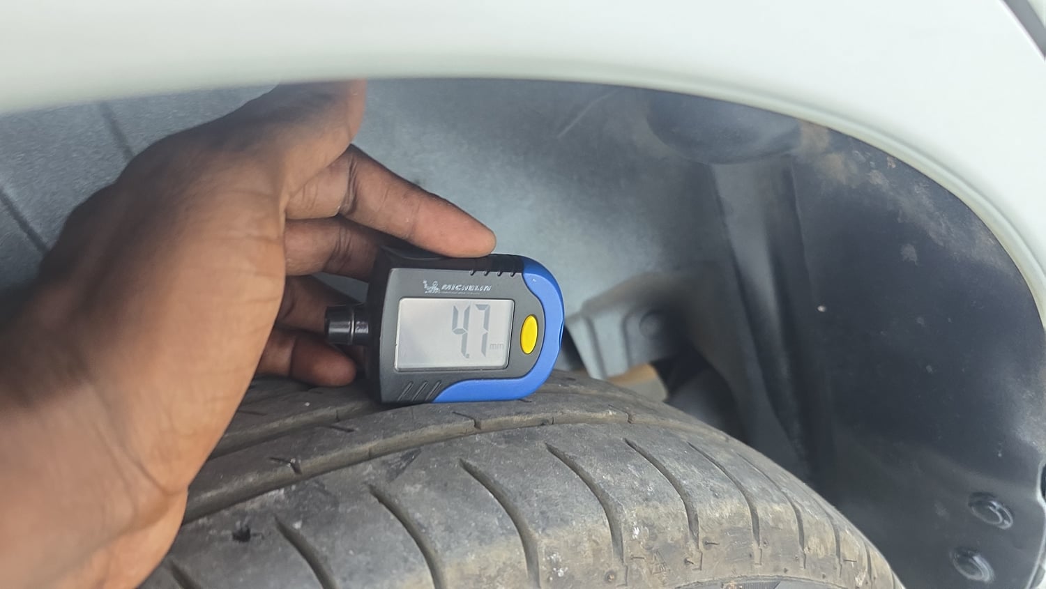 Used 2018 Maruti Suzuki Swift VDi Diesel Manual tyres RIGHT REAR TYRE TREAD VIEW