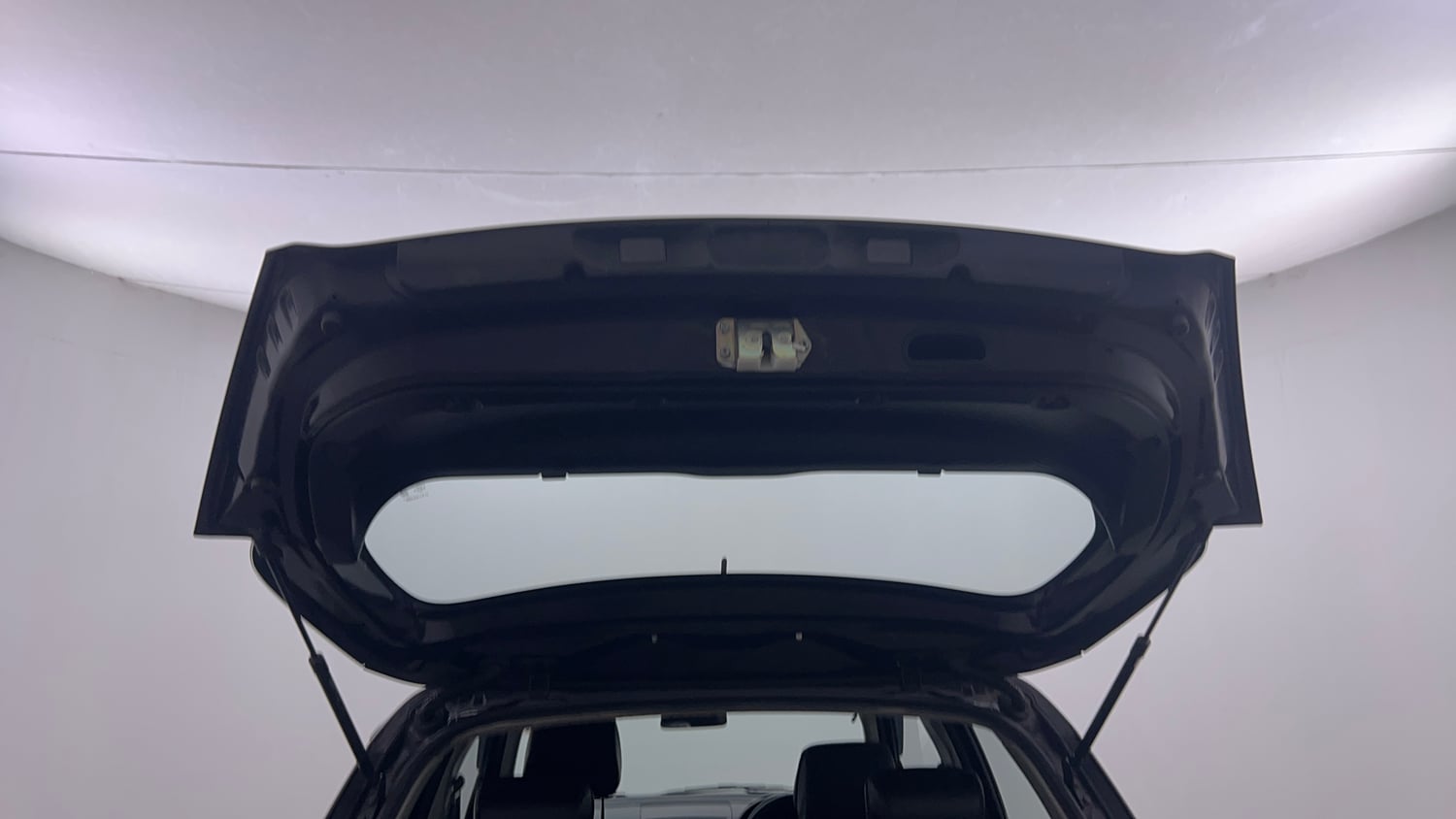 Used 2015 Maruti Suzuki Swift LXi Petrol Manual interior DICKY DOOR OPEN VIEW
