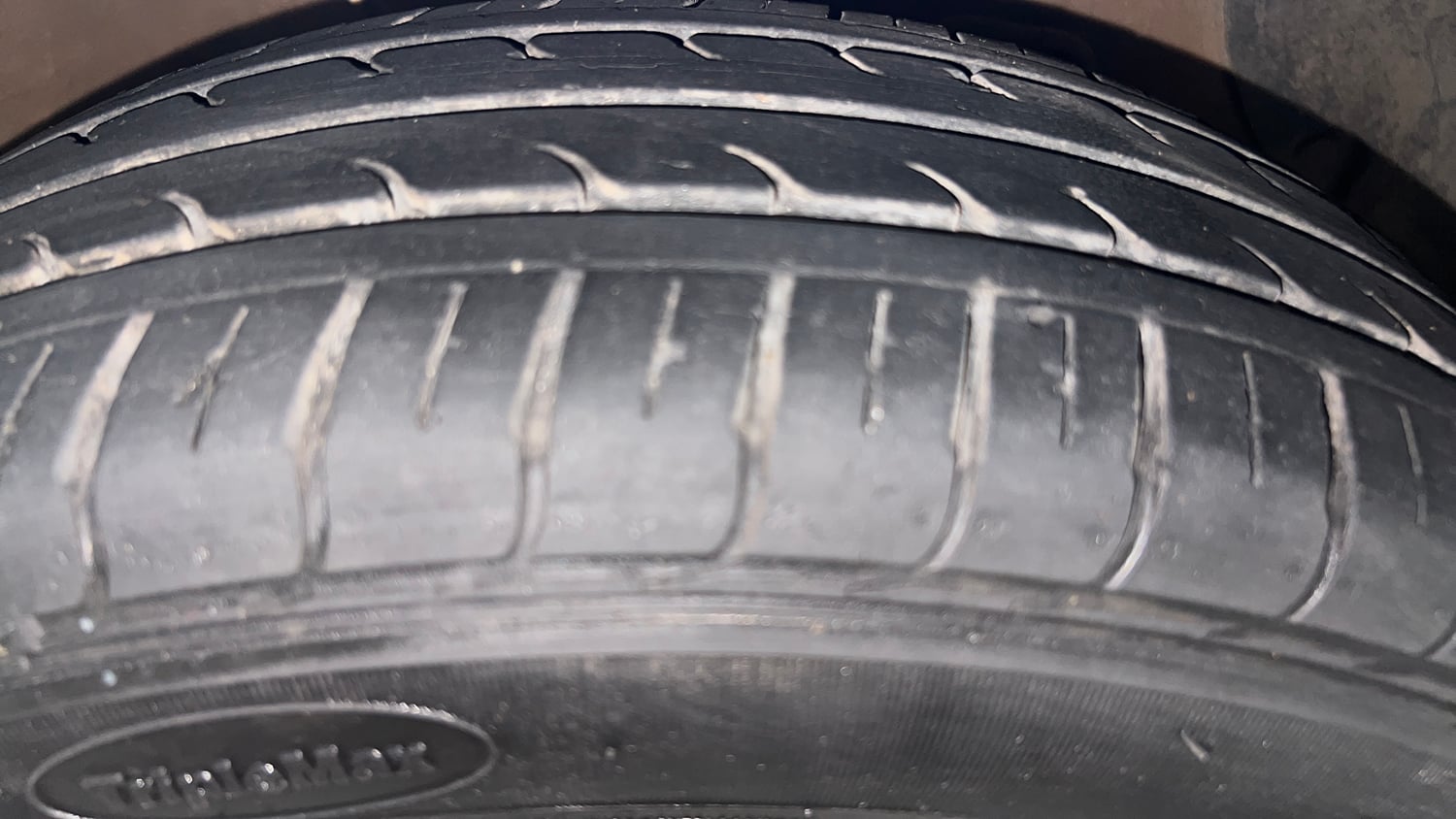 Used 2022 Hyundai Grand i10 Nios Sportz 1.2 Kappa VTVT Petrol Manual tyres RIGHT FRONT TYRE TREAD VIEW