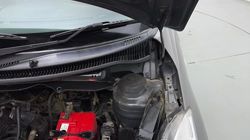 Used 2015 Maruti Suzuki Swift LXi Petrol Manual engine ENGINE LEFT SIDE HINGE & APRON VIEW