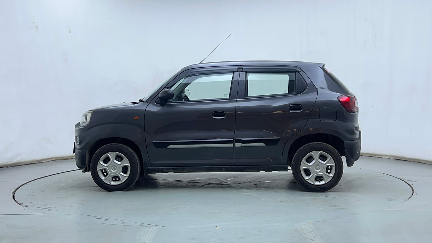 Used 2020 Maruti Suzuki S-Presso VXi Petrol Manual exterior LEFT SIDE VIEW