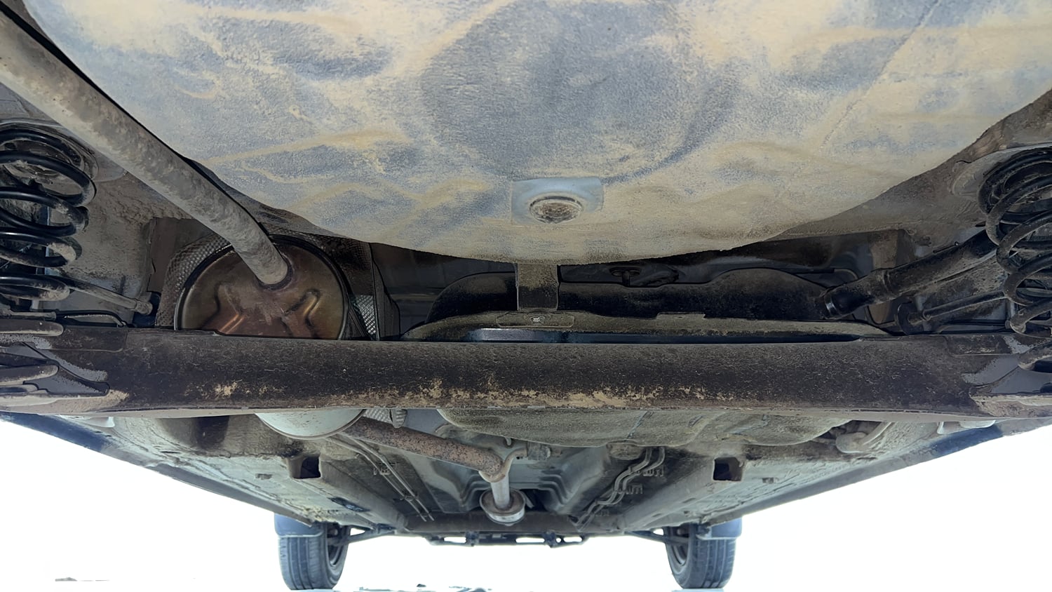 Used 2022 Renault Kwid Climber Dual Tone Petrol Manual extra REAR UNDERBODY VIEW (TAKEN FROM REAR)