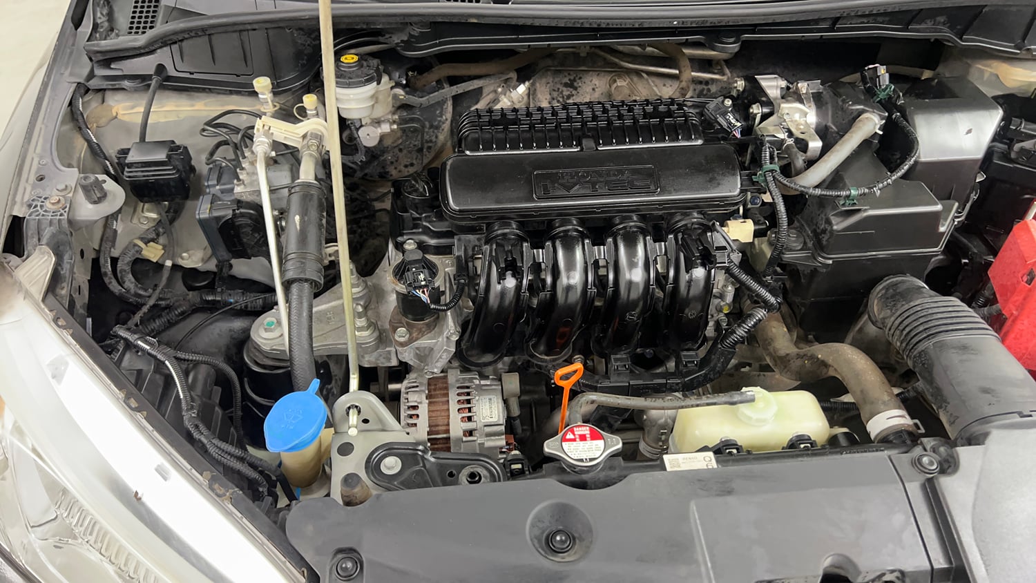 Used 2016 Honda City V Petrol Manual engine ENGINE RIGHT SIDE VIEW