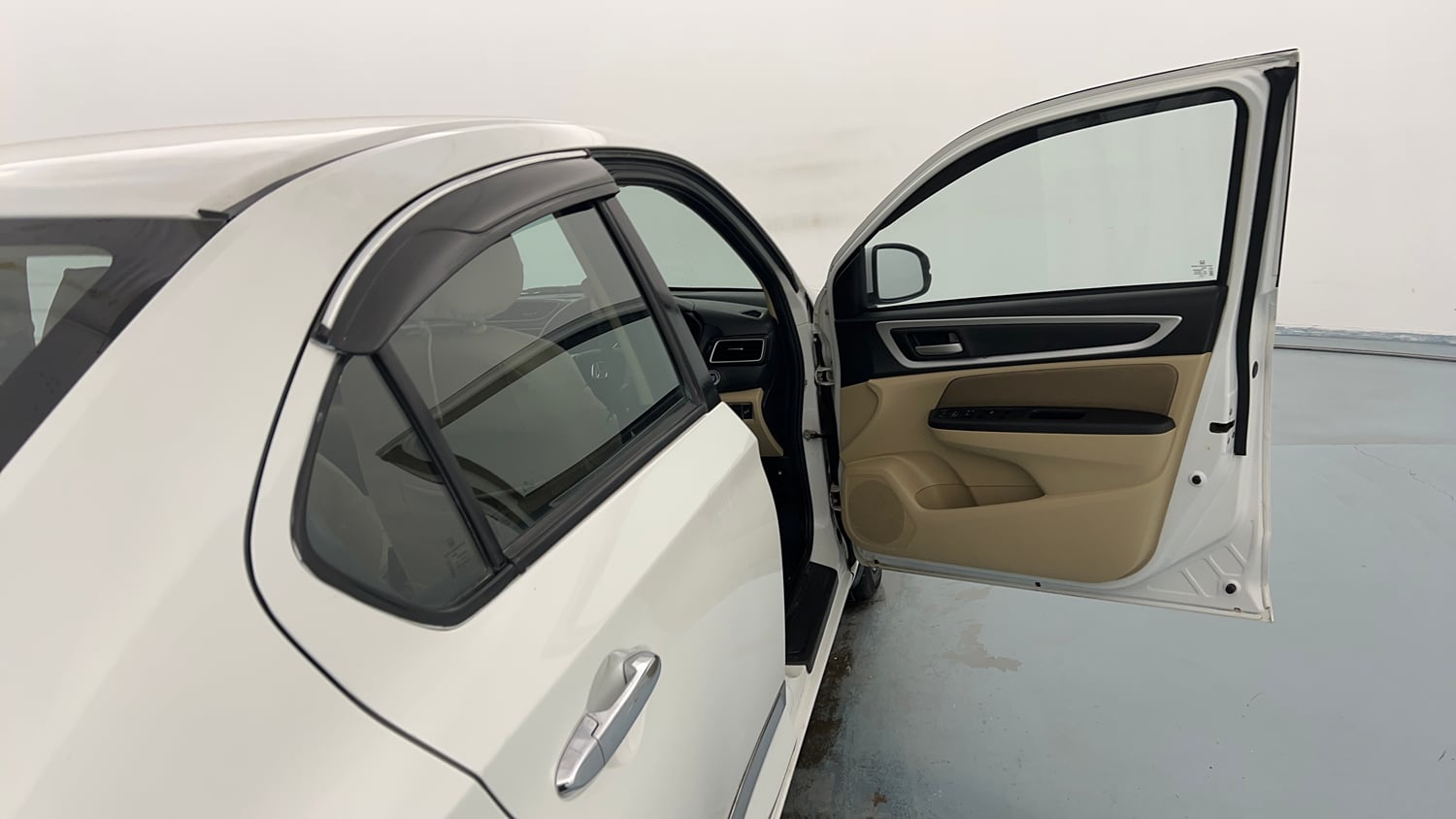 Used 2023 Honda Amaze VX 1.2 Petrol MT Petrol Manual interior RIGHT FRONT DOOR OPEN VIEW
