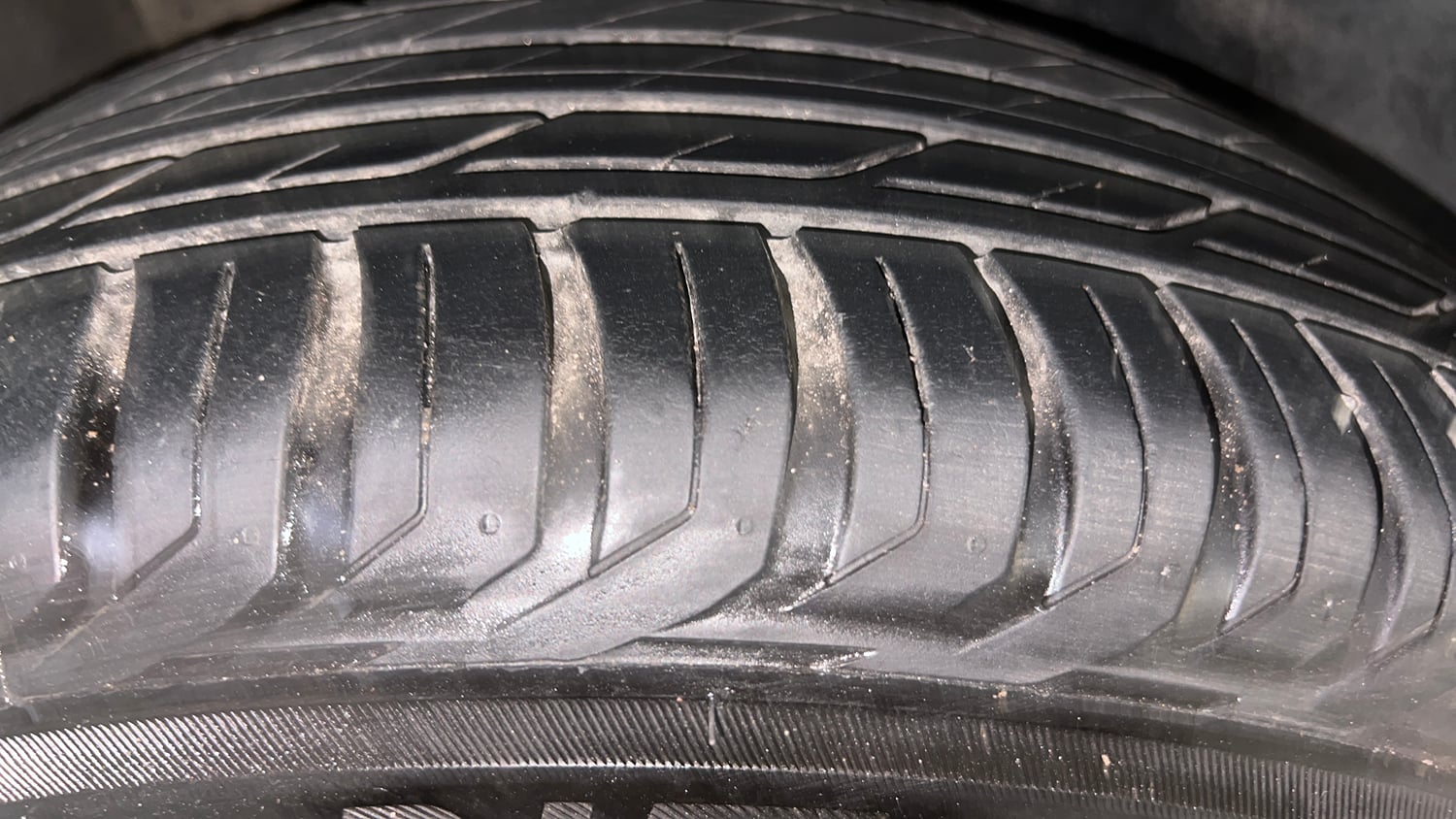 Used 2024 Toyota Urban Cruiser Hyryder V Hybrid Dual Tone Hybrid Automatic tyres RIGHT REAR TYRE TREAD VIEW
