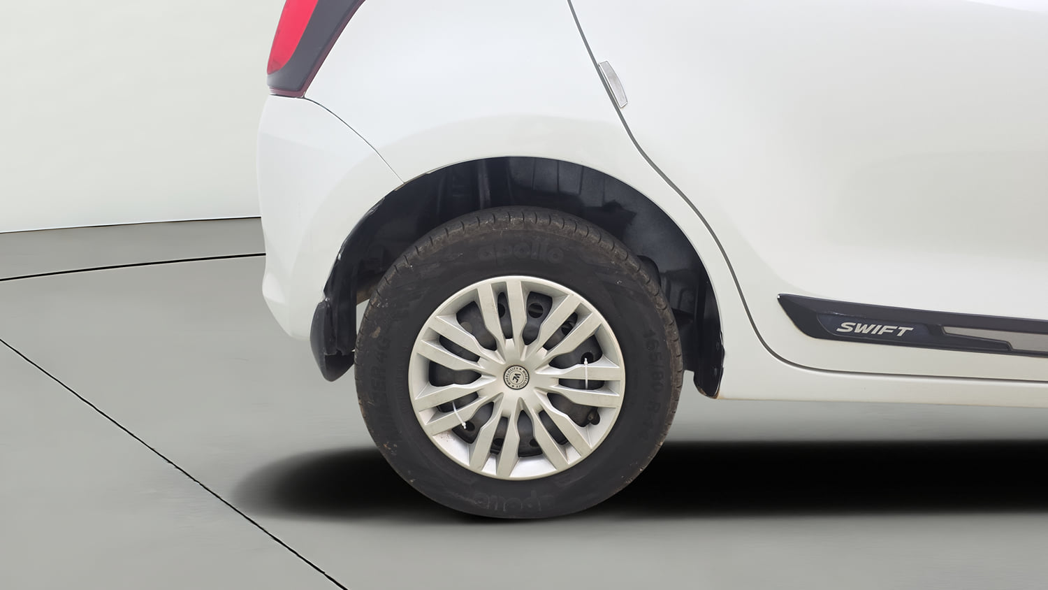 Used 2018 Maruti Suzuki Swift VDi Diesel Manual tyres RIGHT REAR TYRE RIM VIEW