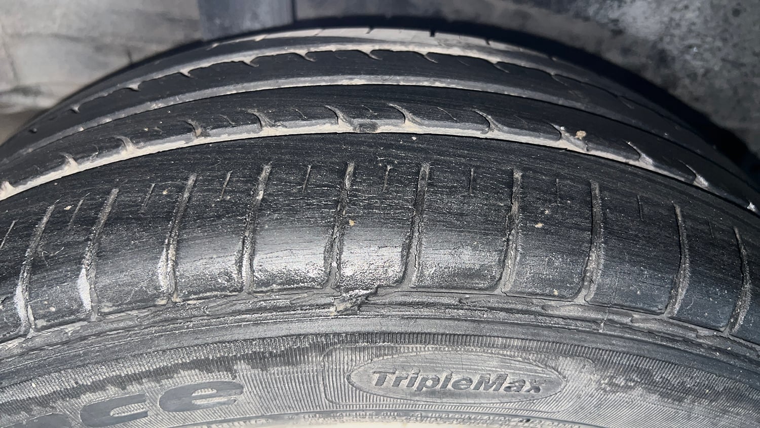 Used 2017 Honda City V Petrol Manual tyres RIGHT REAR TYRE TREAD VIEW