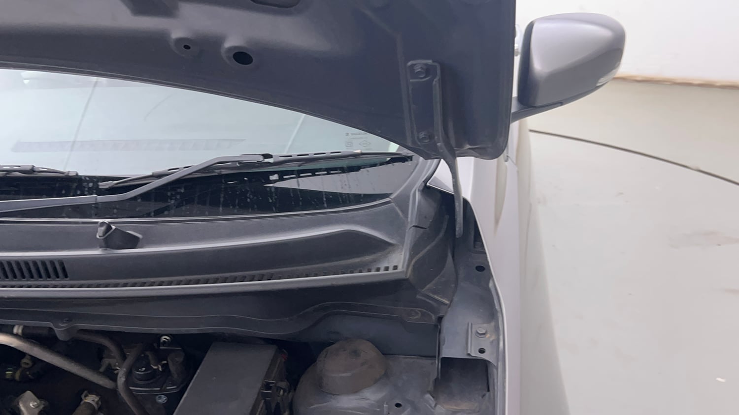 Used 2019 Maruti Suzuki Celerio ZXi (O) AMT Petrol Automatic engine ENGINE LEFT SIDE HINGE & APRON VIEW