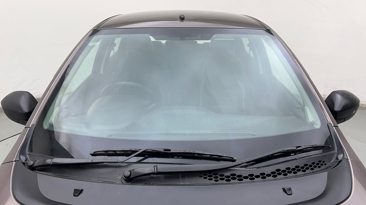 Used 2019 Tata Tiago Revotron XE Petrol Manual exterior FRONT WINDSHIELD VIEW