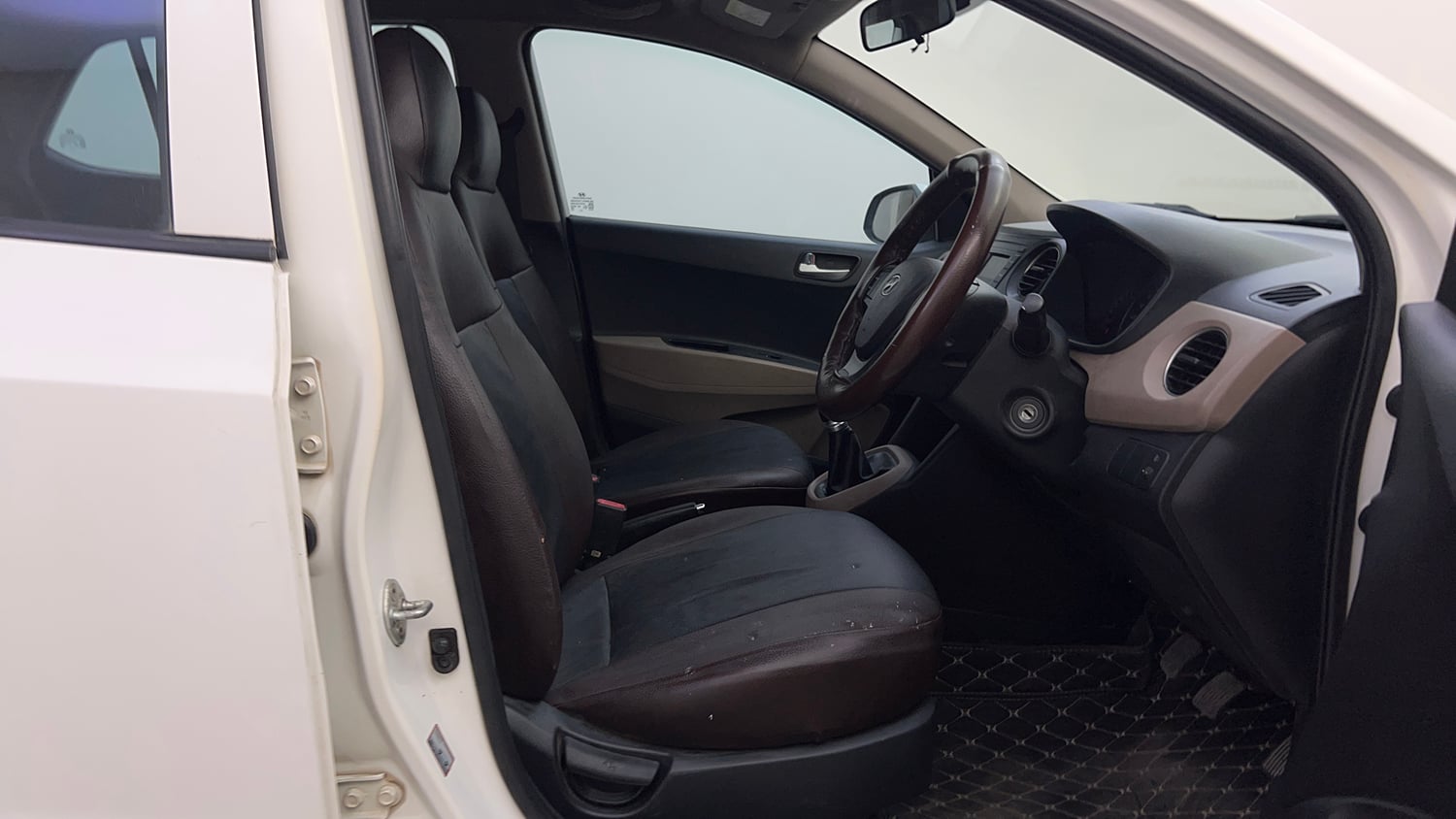 Used 2017 Hyundai Grand i10 Sportz 1.2 Kappa VTVT Petrol Manual interior RIGHT SIDE FRONT DOOR CABIN VIEW