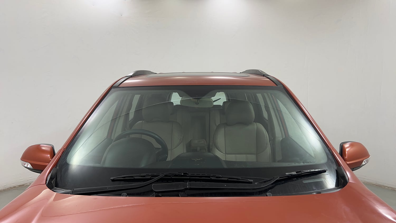 Used 2016 Mahindra XUV500 W10 AT Diesel Automatic exterior FRONT WINDSHIELD VIEW